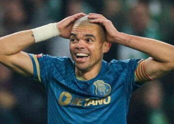 Última hora: Conhecido o castigo aplicado a Pepe após a expulsão no clássico