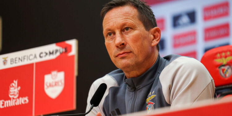 Última hora: Bayern de Munique mira Roger Schmidt como novo técnico