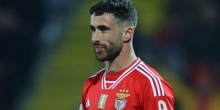Oficial: Rafa Silva renova contrato com o Benfica até 2026