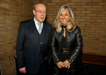 Última hora: Pinto da Costa e sua esposa deixam o FC Porto