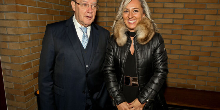Última hora: Pinto da Costa e sua esposa deixam o FC Porto