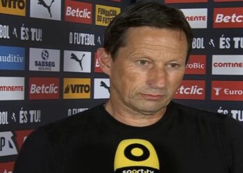 Roger Schmidt arrasou por completo os adeptos do Benfica que criticam o clube “não posso aceitar isto”