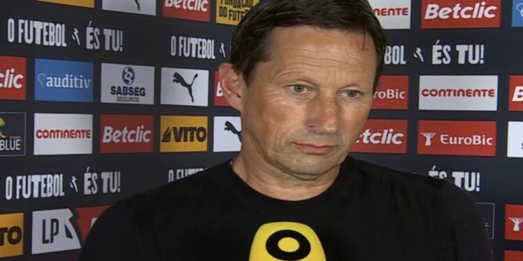 Roger Schmidt arrasou por completo os adeptos do Benfica que criticam o clube “não posso aceitar isto”