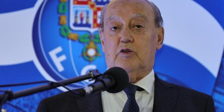 Pinto da Costa deixou 8 mil euros nas contas do FC Porto, adianta o ‘CM’ (Vídeo)