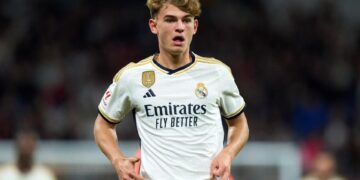 Nico Paz a caminho do Benfica