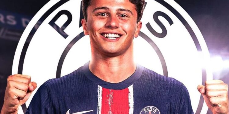 Oficial: João Neves é reforço do PSG