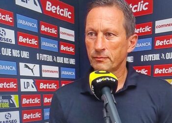Última hora: Roger Schmidt arrasa adeptos do Benfica e deixa sério recado a Rui Costa