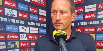 Última hora: Roger Schmidt arrasa adeptos do Benfica e deixa sério recado a Rui Costa