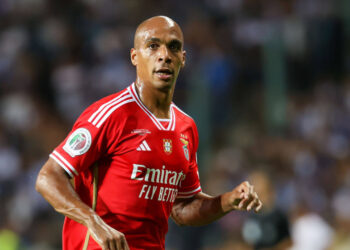 Futuro de João Mário perto de estar definido