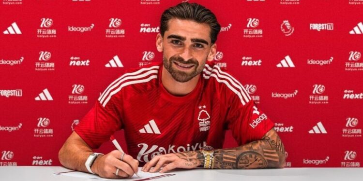 OFICIAL: Jota Silva assinou pelo Nottingham Forest