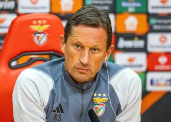 Roger Schmidt perdeu a cabeça com jogador do Benfica