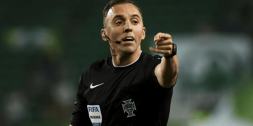 (Vídeo) Futuro de João Pinheiro Incerto Após Polêmica na Final da Supertaça