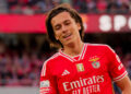 Álvaro Carreras a caminho do Liverpool