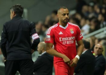 Arthur Cabral pode estar de saída do Benfica e o destino é o Brasil