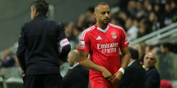 Arthur Cabral pode estar de saída do Benfica e o destino é o Brasil